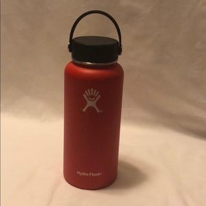 Red 32 Ounce Hydro Flask